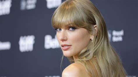 Apr 19, 2023 · Local radio station KRBE is going all in on Taylor this weekend. Beginning this weekend, KRBE is changing its name to “TAY-RBE”. “Taylor Swift is a music icon who transcends all genres, lifestyles, and ages,” Leslie Whittle of 104.1 KRBE said in a Monday news release. “I’m proud that TAY-RBE is Houston’s Swiftie destination as we ...